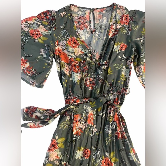 Women’s size small, green flower print‎ jumpsuit - Picture 3 of 4